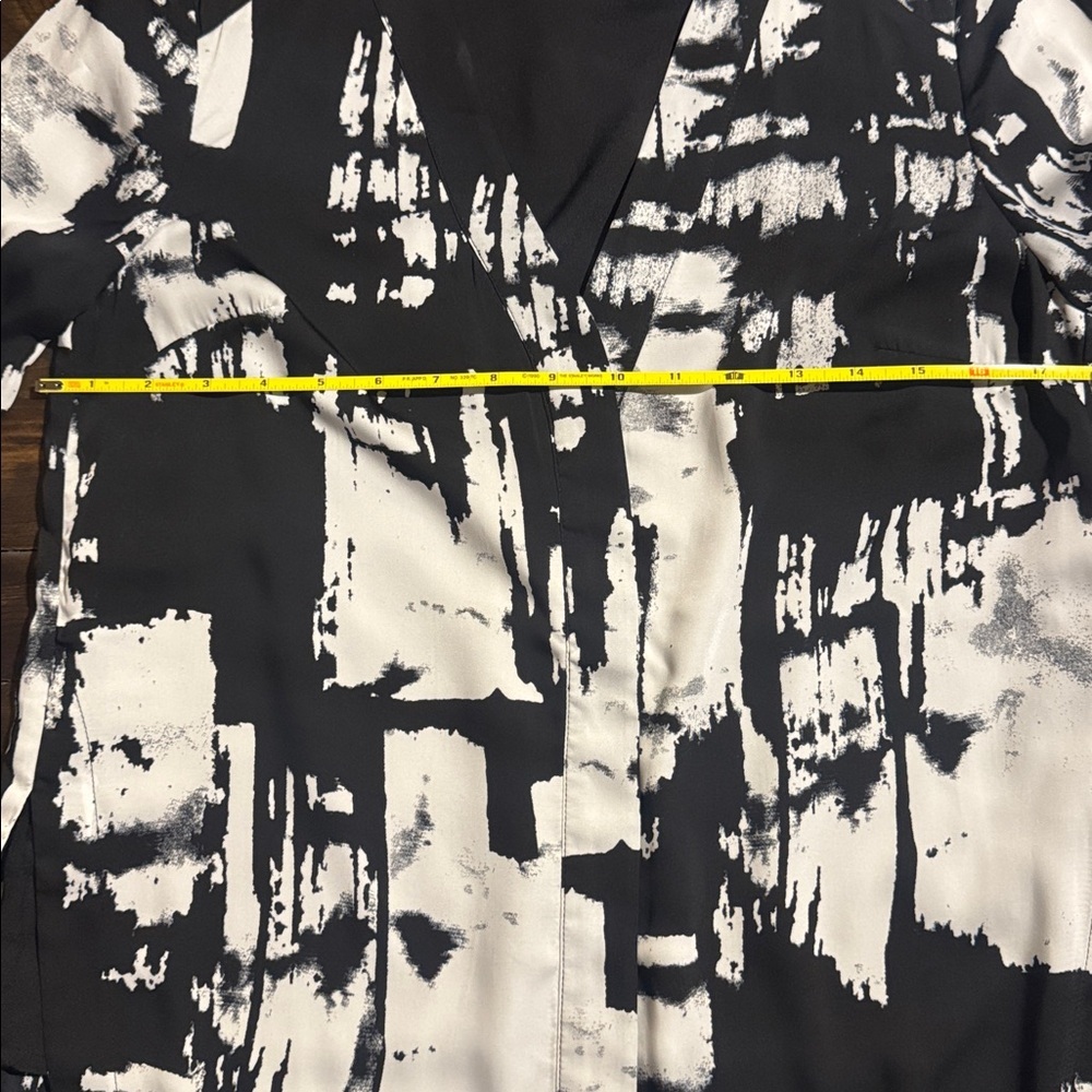 DKNY Monochrome Patterned Black and White Blouse - Picture 3 of 8